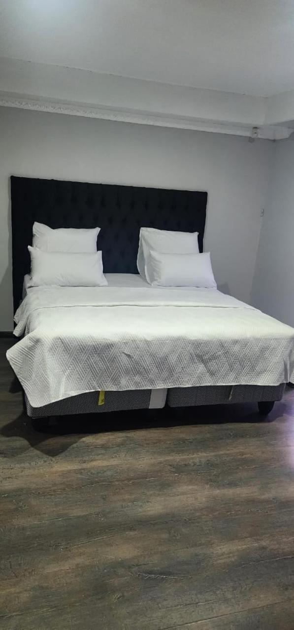 Silent Corner Guest House Roodepoort Extérieur photo
